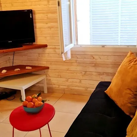 Casa de Férias Petite Maison Bois Cosy Dans Un Ecrin De Verdure *